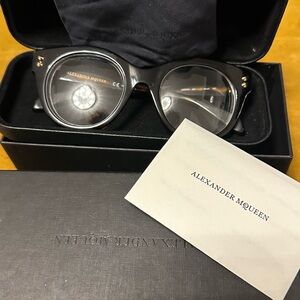 Alexander McQueen Round Eye prescription glasses!